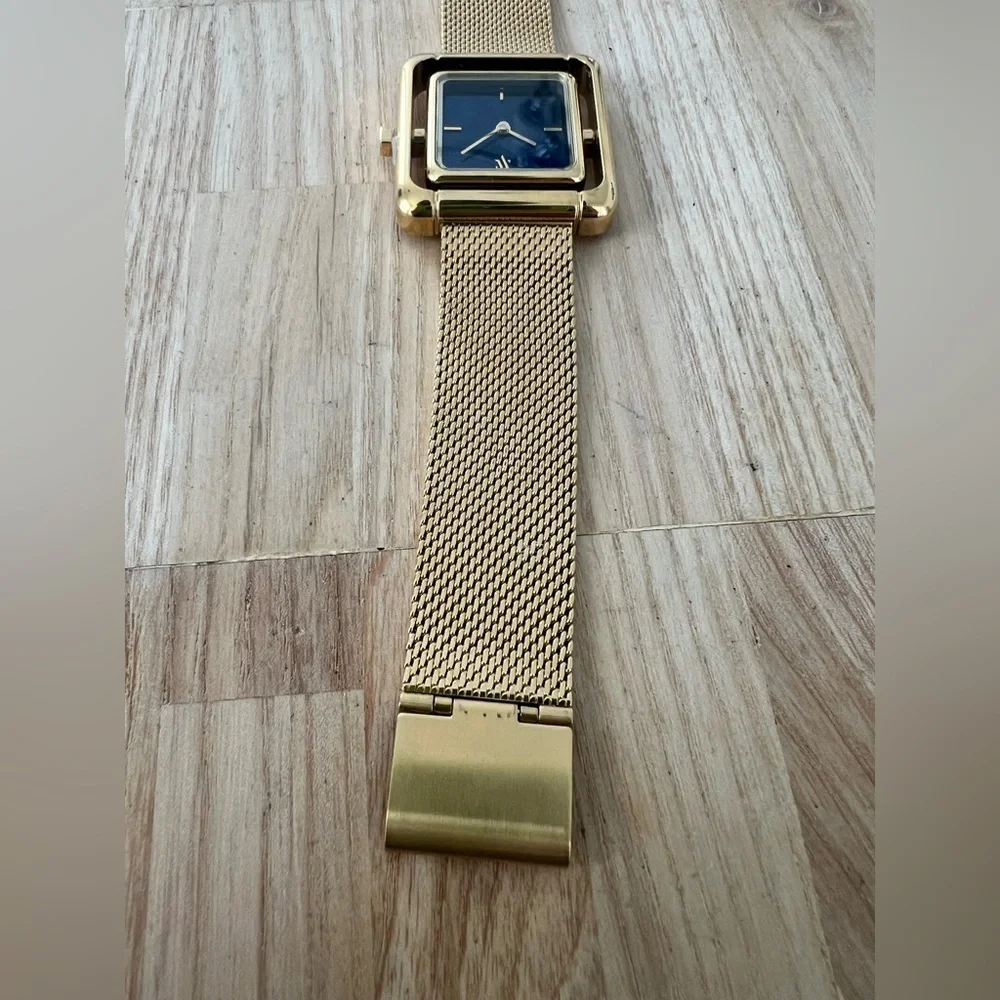 Vanna umbra ladies square royal blue gold tone dress watch NEW BATTERY